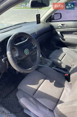 Лифтбек Skoda Superb 2005 в 