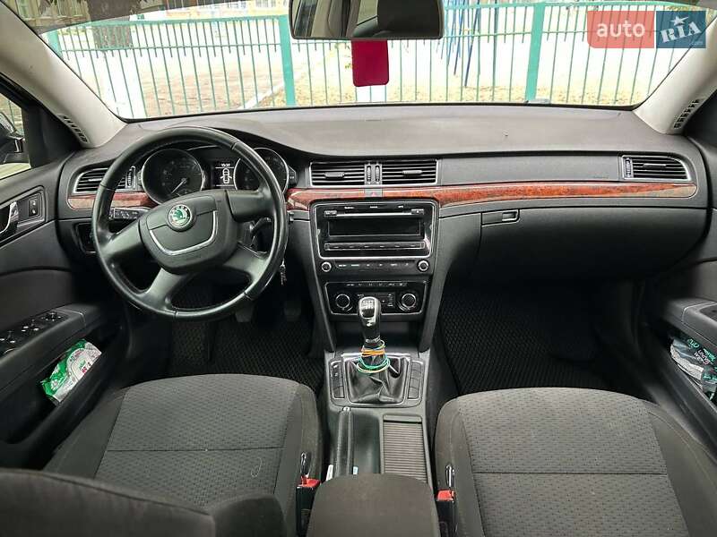 Лифтбек Skoda Superb 2011 в Николаеве