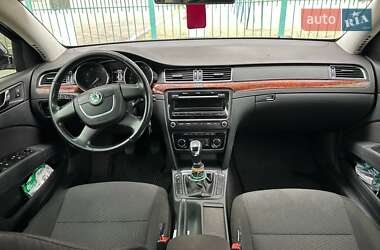 Лифтбек Skoda Superb 2011 в 
