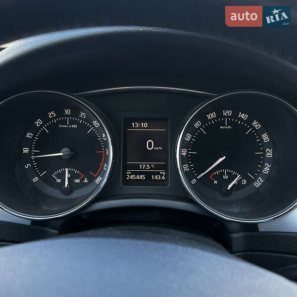 Універсал Skoda Superb 2012 в Черкасах