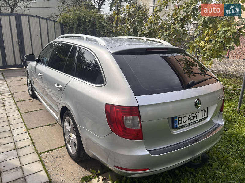 Универсал Skoda Superb 2012 в Дрогобыче