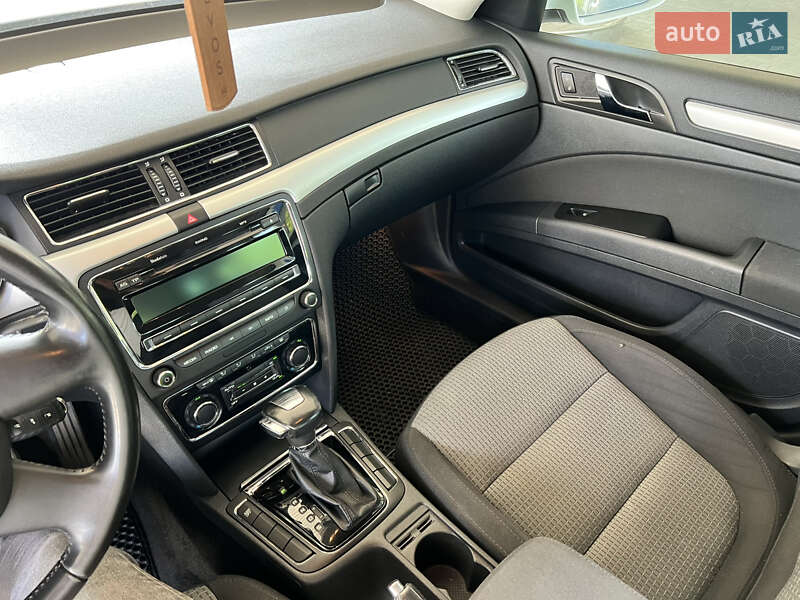 Универсал Skoda Superb 2012 в Николаеве