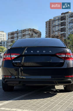 Лифтбек Skoda Superb 2021 в 
