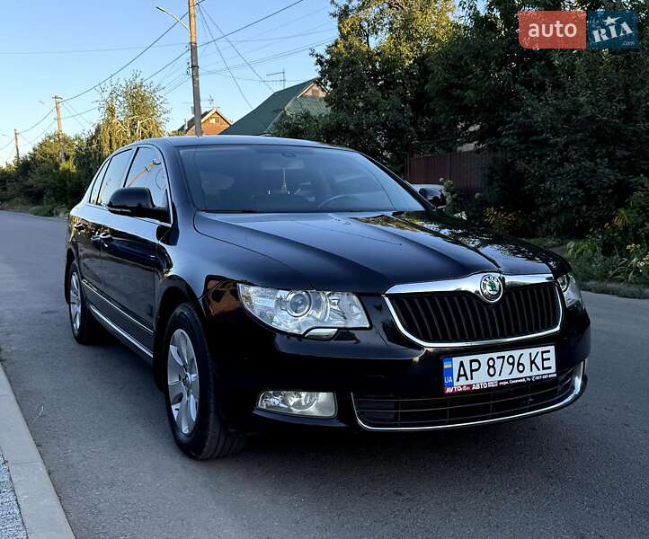 Лифтбек Skoda Superb 2011 в 