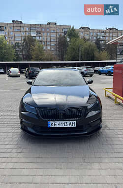 Лифтбек Skoda Superb 2016 в 