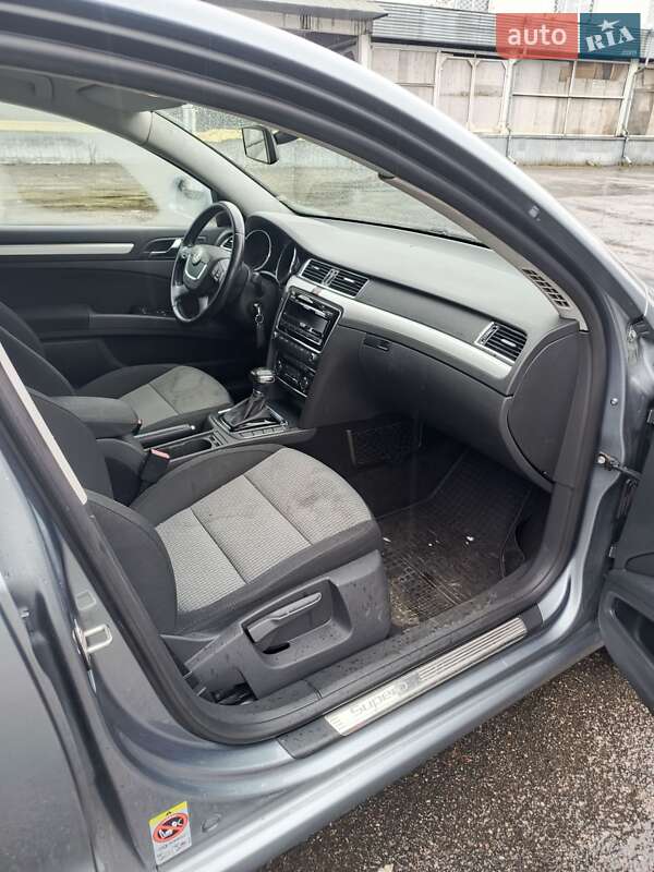 Лифтбек Skoda Superb 2012 в Киеве