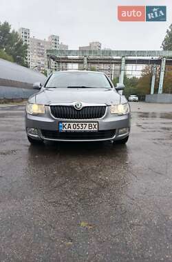 Лифтбек Skoda Superb 2012 в 