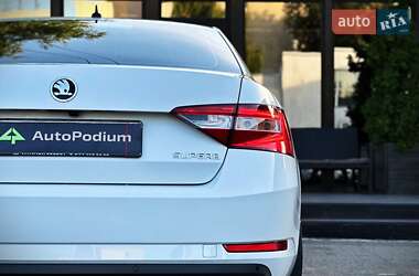 Лифтбек Skoda Superb 2019 в 