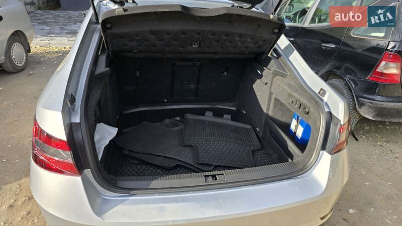 Лифтбек Skoda Superb 2016 в Волочиске