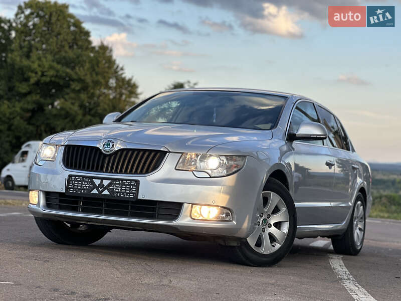 Лифтбек Skoda Superb 2013 в 