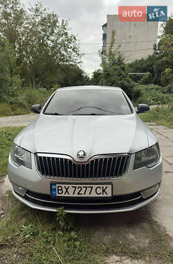 Лифтбек Skoda Superb 2013 в 