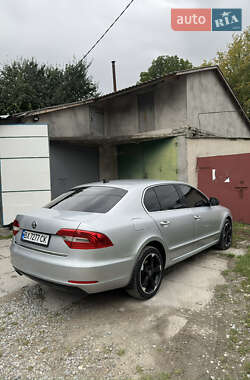 Лифтбек Skoda Superb 2013 в 
