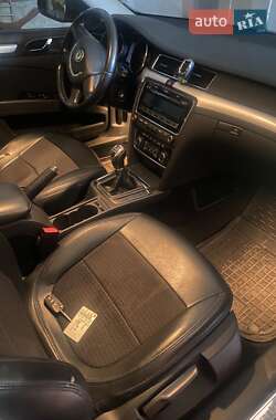 Лифтбек Skoda Superb 2012 в 