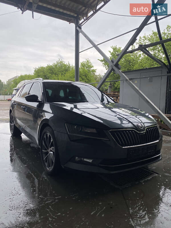 Универсал Skoda Superb 2018 в Киеве