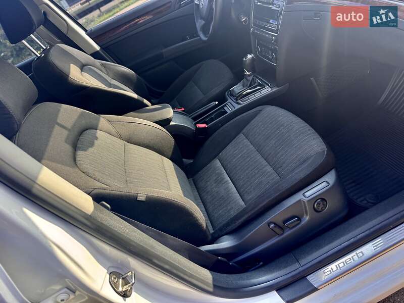 Лифтбек Skoda Superb 2013 в Кривом Роге