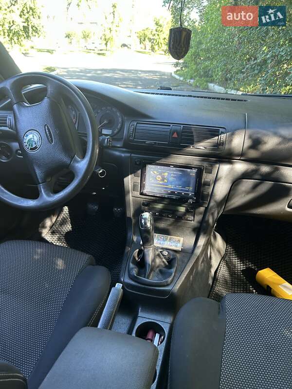 Лифтбек Skoda Superb 2004 в Переяславе