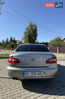 Лифтбек Skoda Superb 2010 в 