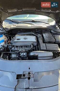 Лифтбек Skoda Superb 2012 в 