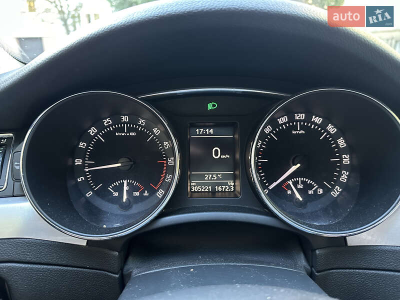 Лифтбек Skoda Superb 2012 в Львове