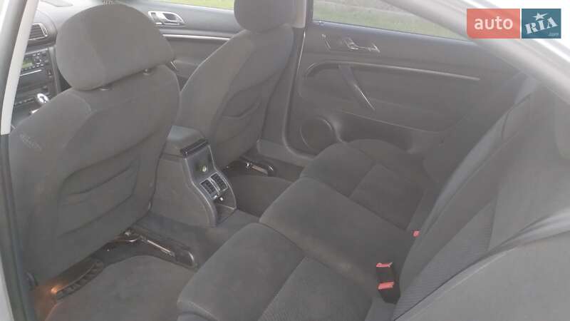 Лифтбек Skoda Superb 2002 в Львове
