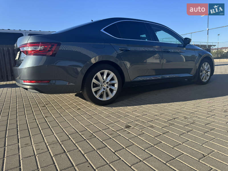 Лифтбек Skoda Superb 2018 в Львове
