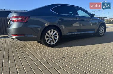 Лифтбек Skoda Superb 2018 в 