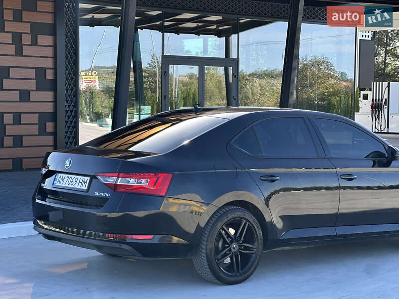 Лифтбек Skoda Superb 2018 в Звягеле
