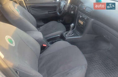 Лифтбек Skoda Superb 2004 в 