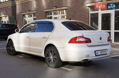 Лифтбек Skoda Superb 2010 в 