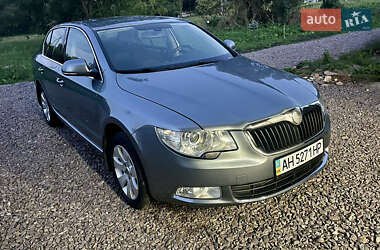 Лифтбек Skoda Superb 2012 в 