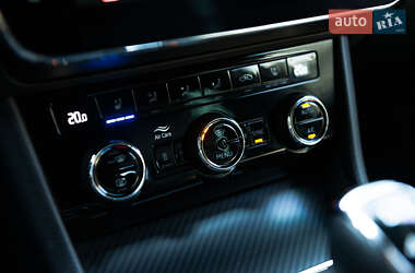 Лифтбек Skoda Superb 2020 в 
