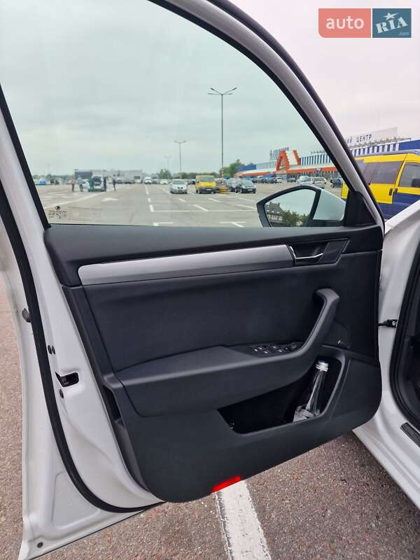 Универсал Skoda Superb 2017 в Львове фото 136 Универсал Skoda Superb 2017 в Львове