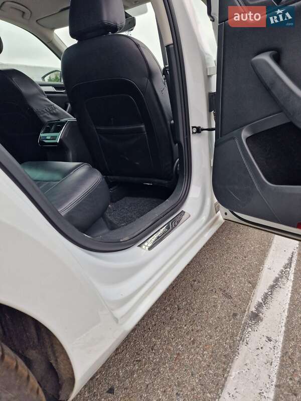 Универсал Skoda Superb 2017 в Львове фото 52 Универсал Skoda Superb 2017 в Львове