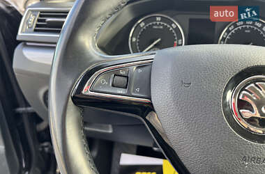 Лифтбек Skoda Superb 2019 в 