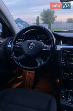 Лифтбек Skoda Superb 2013 в 