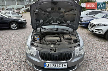 Лифтбек Skoda Superb 2012 в 