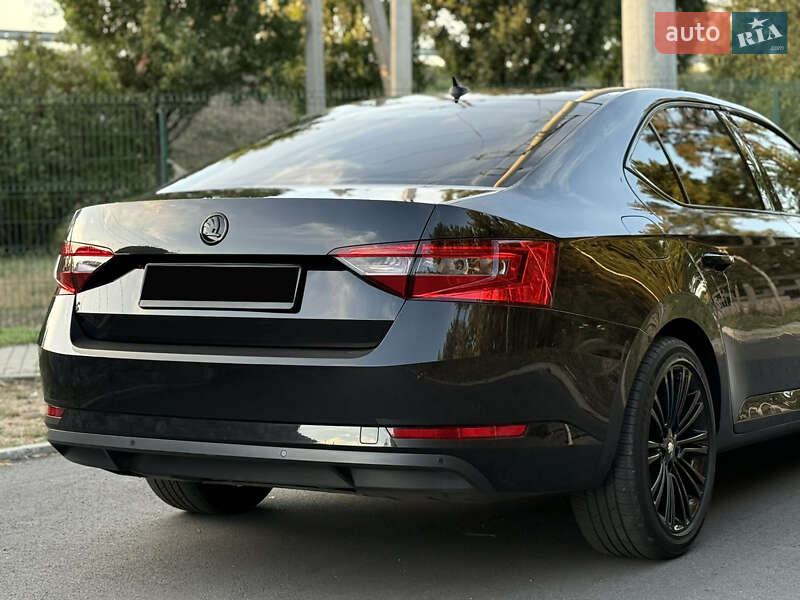 Лифтбек Skoda Superb 2016 в Днепре