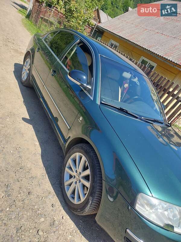 Лифтбек Skoda Superb 2006 в Межгорье