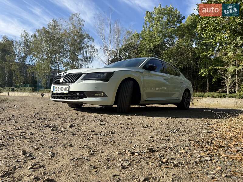 Универсал Skoda Superb 2017 в Тульчине