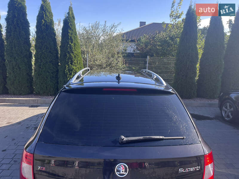 Универсал Skoda Superb 2012 в Самборе