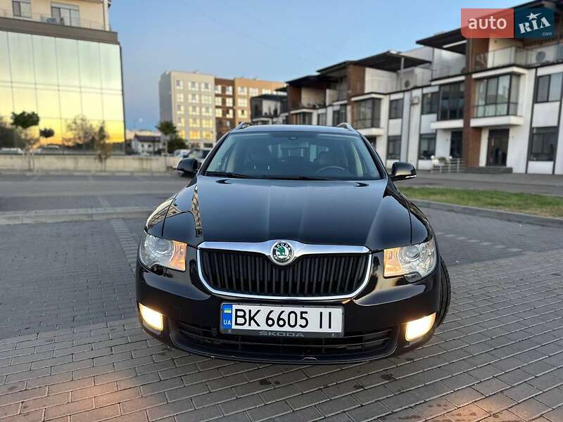 Универсал Skoda Superb 2012 в Ровно