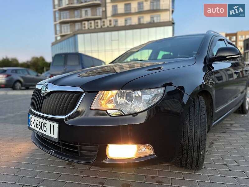 Универсал Skoda Superb 2012 в Ровно