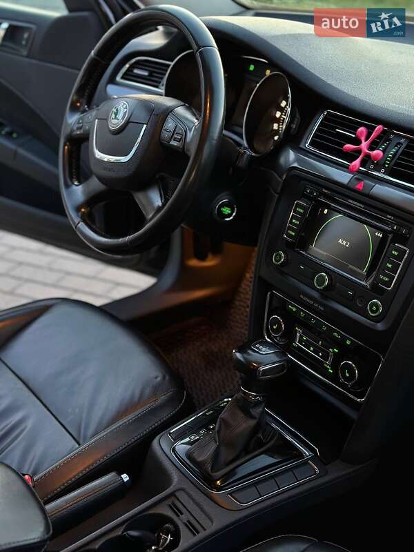 Универсал Skoda Superb 2012 в Ровно
