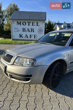 Лифтбек Skoda Superb 2003 в 