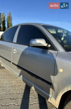 Лифтбек Skoda Superb 2003 в 