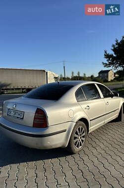 Лифтбек Skoda Superb 2003 в Львове