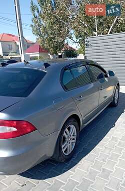 Лифтбек Skoda Superb 2010 в 