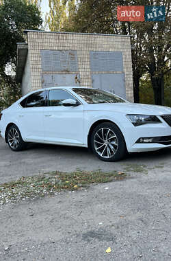 Лифтбек Skoda Superb 2016 в 