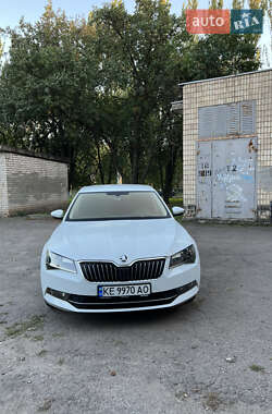 Лифтбек Skoda Superb 2016 в 