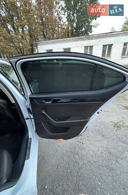 Лифтбек Skoda Superb 2016 в 